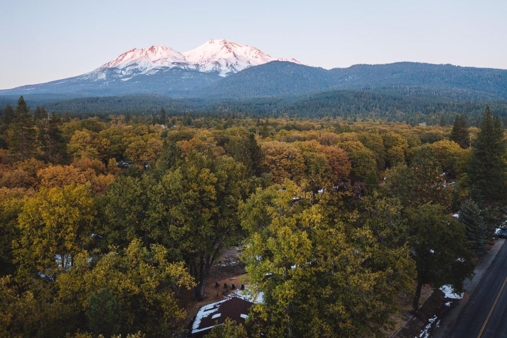 Basecamp Lodge Mount Shasta Kültér fotó